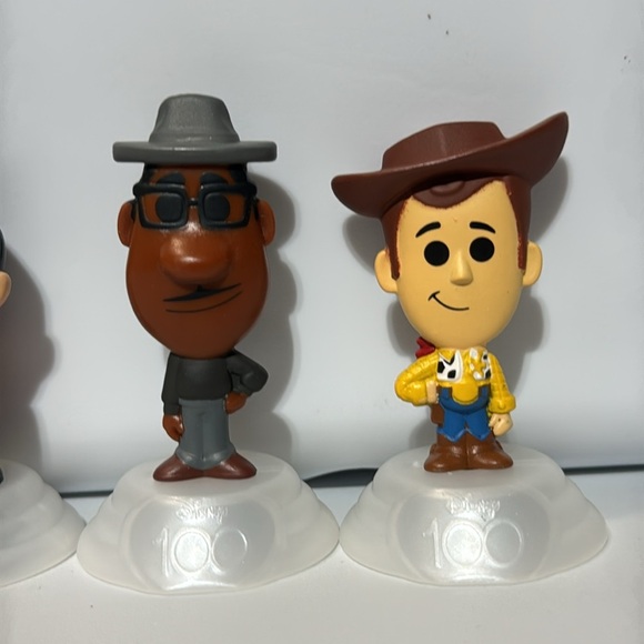 Disney | Disney 100 | meal toys - Picture 3 of 5